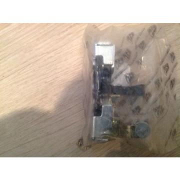 JCB Door Latch and Lock (NEAR SIDE/L H )part no 332/A9108