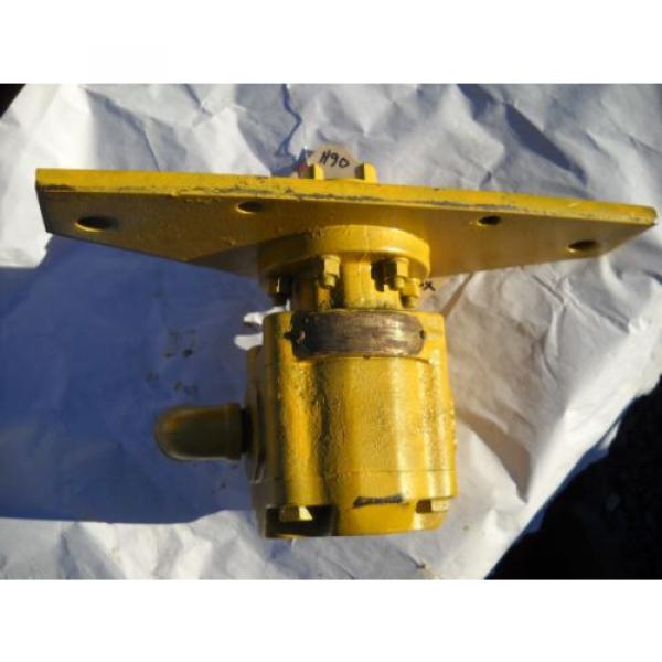 commercial intertech hydraulic pump p15h 302beer17-3 d25370 da1603 backhoe mount #1 image