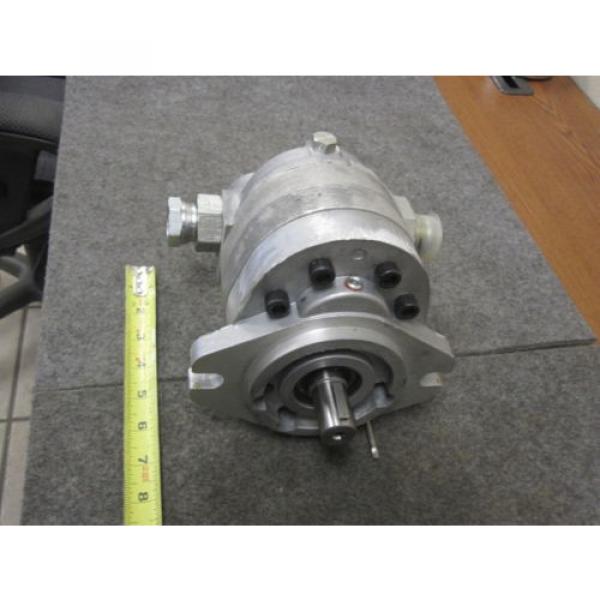 NEW CROSS HYDRAULIC PUMP # 300004 #2 image