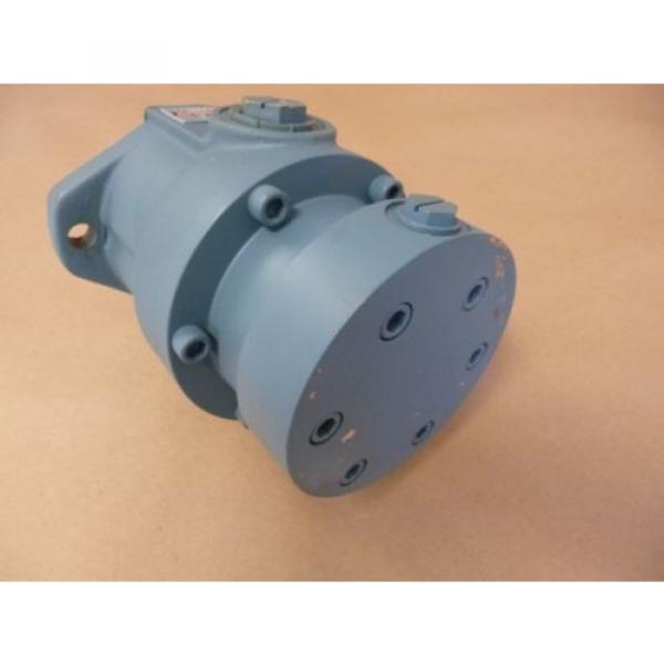 NEW DYNEX PF2009-2184 CHECKBALL HYDRAULIC PISTON PUMP 3000 PSI , S.A.E. PORTS #2 image