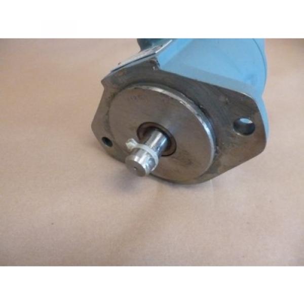 NEW DYNEX PF2009-2184 CHECKBALL HYDRAULIC PISTON PUMP 3000 PSI , S.A.E. PORTS #3 image