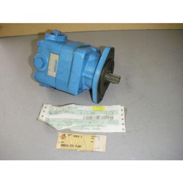 Vickers V20F 1P13P 380 Hydraulic Pump Mack 38QC3679P #1 image