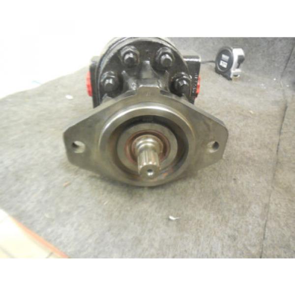 NEW JOHN DEERE HYDRAULIC PUMP AT370229 CONCENTRIC 2993656-2913 #3 image