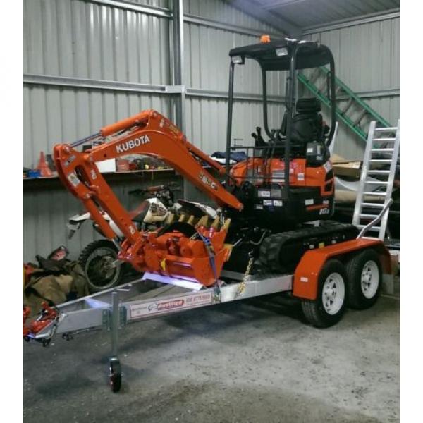 Mini Excavator for hire. Dry hire Kubota-U17. 1.7 ton #2 image