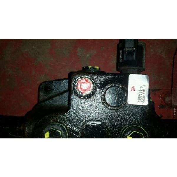 jcb rear valve block 3cx 25/222930 #2 image